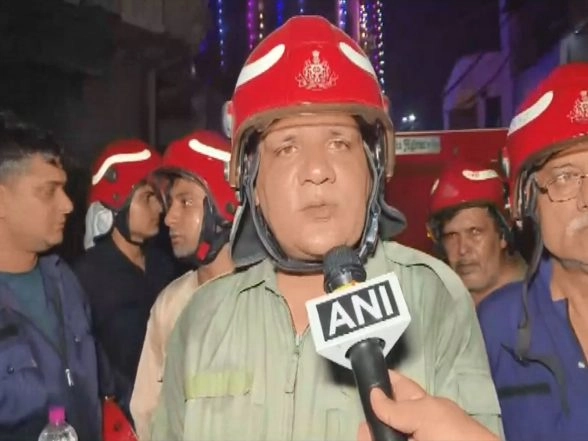 India News | Delhi: Fire Breaks out in Closed Factory in Deoli Area; Officials Suspect Foul Play