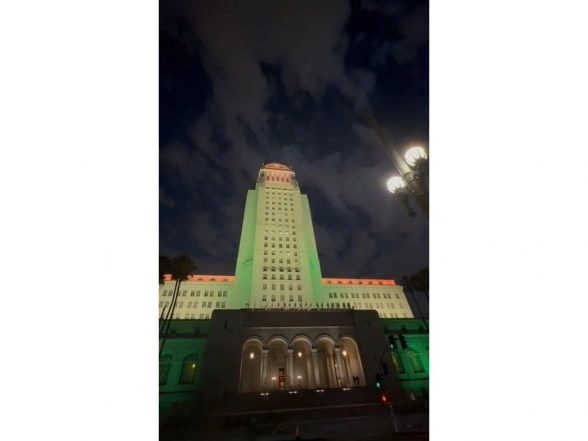 World News | Los Angeles City Hall Illuminated for First Time to Celebrate Diwali, Honouring Indo-American Community