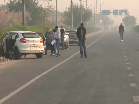 India News | Bullets Pierce Police Jackets as Delhi Police Kill Four Members of Ranjan Pathak Gang in Rohini