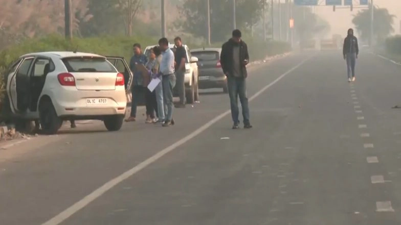 India News | Bullets Pierce Police Jackets as Delhi Police Kill Four Members of Ranjan Pathak Gang in Rohini