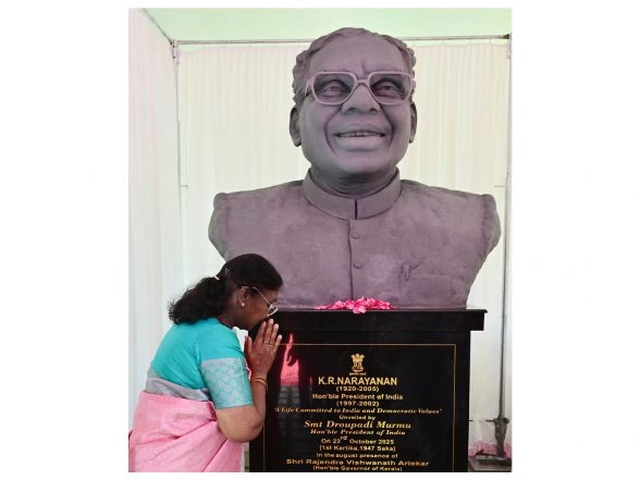 India News | President Murmu Unveils Bust of Former President K R Narayanan at Kerala Raj Bhavan