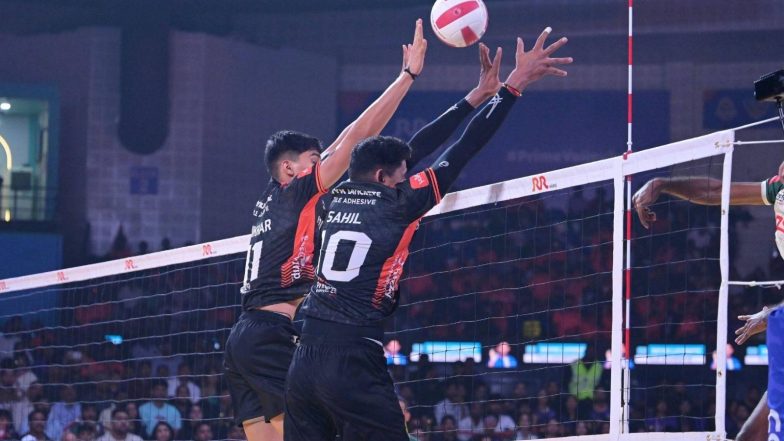 Business News | PVL 2025: Hyderabad Black Hawks End Bengaluru Torpedoes' Unbeaten Run with a Thrilling 3-2 Victory