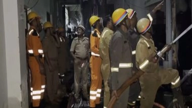 Lucknow Fire: Blaze Erupts in 3-Storey Building in Usmanpur Village; No Casualties Reported, Videos Show Thick Plumes of Smoke