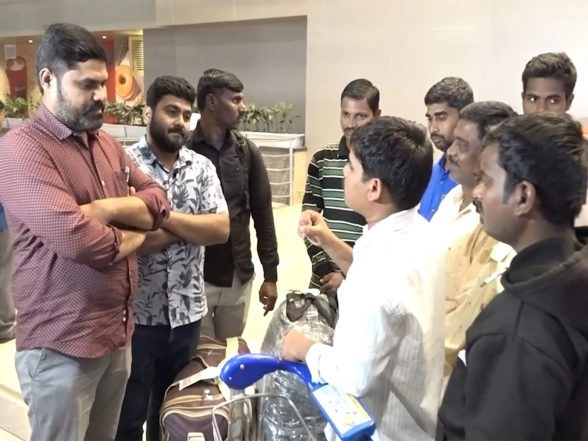 LatestLY - Politics Business - News Image