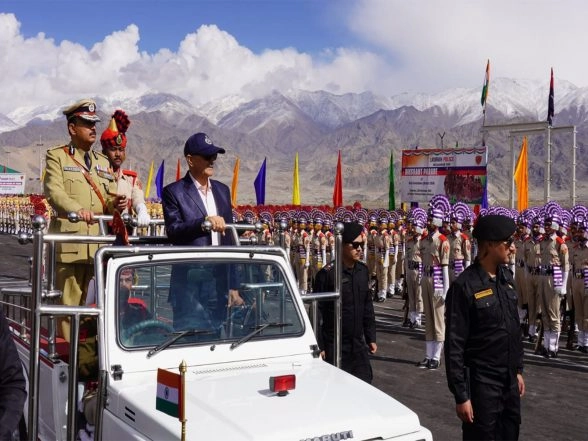 India News | 453 Recruits, Including 209 Women Constables Joins Ladakh Police in First-ever Passing-out Parade: Lieutenant Governor Kavinder Gupta