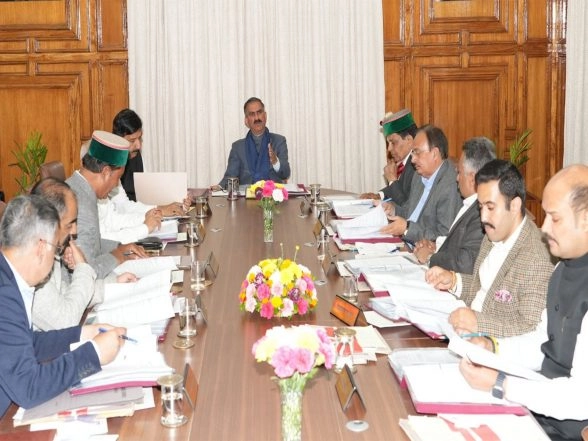 India News | Himachal Pradesh: Cabinet Gives Nod to Conversion of 1000 Diesel, Petrol Taxis to Electric with 40% Subsidy