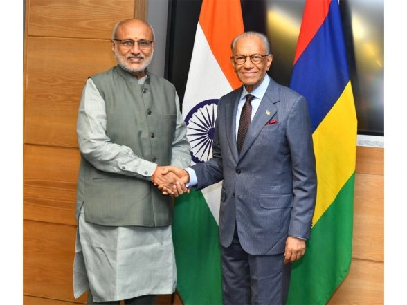 World News | VP Radhakrishnan Holds Talks with Mauritius PM in Seychelles, Reflects on Historical Ties with Nation