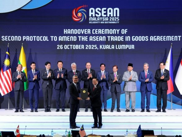 World News | Vietnam PM Proposes Economic Connectivity,  Maritime Cooperation to Advance ASEAN-India Relations