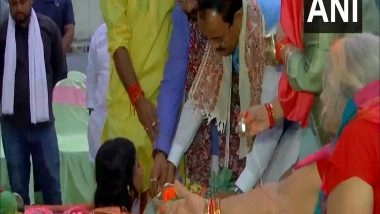 India News | UP Dy CM Keshav Prasad Maurya Participates in Chhath Puja Celebrations in Patna, Offers Arghya to Setting Sun