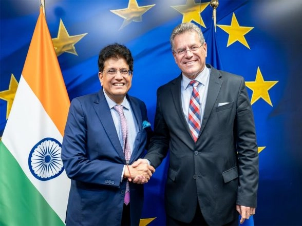 Business News | Piyush Goyal Holds Talks with EU Commissioner Maros Sefcovic on India-EU FTA Negotiations