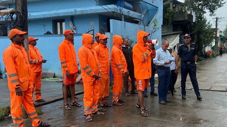 India News | Cyclone Montha: Union Minister Ashwini Vaishnaw Reviews Preparedness