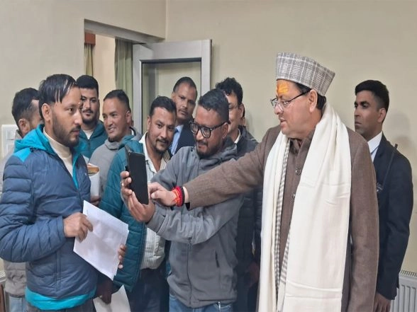 Dólar indio | Uttarakhand Cm Dhami visitó munsyrai y prometió un rápido desarrollo en las áreas vecinas Dólar indio | Uttarakhand Cm Dhami visitó munsyrai y prometió un rápido desarrollo en las áreas vecinas