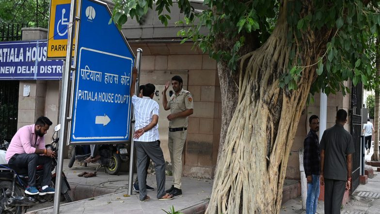 India News | Delhi Court Denies Bail to Accused Held with 5.2 Kg Cocaine, Linked to 547 Kg Drug Haul