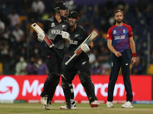 Sports News | Mitchell, Santner Guides New Zealand to Series-clinching Win over England in Hamilton