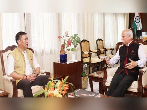 India News | Arunachal CM Pema Khandu Calls on Governor Parnaik to Discuss Key Developmental Issues