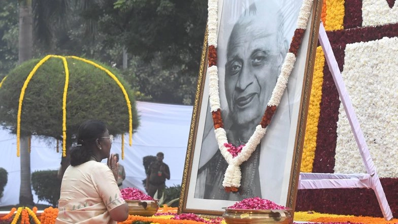 India News | President Murmu Pays Tribute to Sardar Vallabhbhai Patel on His 150th Birth Anniversary