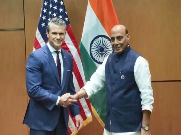 World News | Rajnath Singh Holds Key Meeting with US Secretary of War Pete Hegseth in Kuala Lumpur