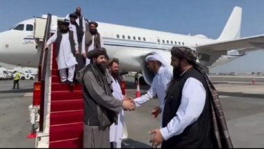 Afghanistan’s Defence Minister Maulvi Muhammad Yaqub Mujahid Arrives in Qatar's Doha for Negotiations With Pakistan (Watch Video)