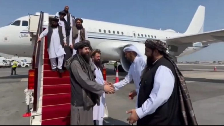 Afghanistan&rsquo;s Defence Minister Maulvi Muhammad Yaqub Mujahid Arrives in Qatar's Doha for Negotiations With Pakistan (Watch Video)