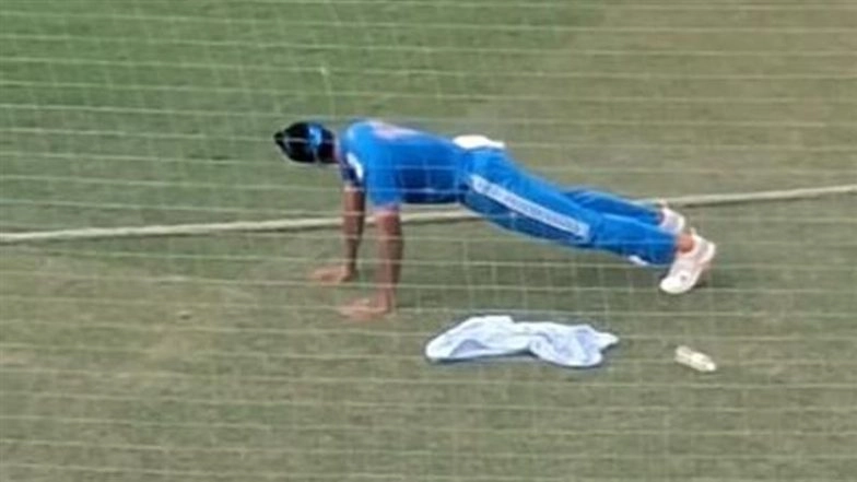 Arshdeep Singh Performs Push-Ups Near Boundary, Entertains Fans With Dance Moves During IND A vs AUS A 3rd Unofficial ODI 2025 in Kanpur (Watch Video)