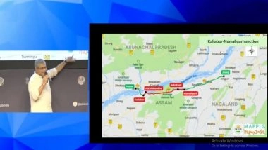 'Swadeshi Ka Sankalp': Ashwini Vaishnaw Uses Zoho, Mappls for Cabinet Briefing (Watch Video)