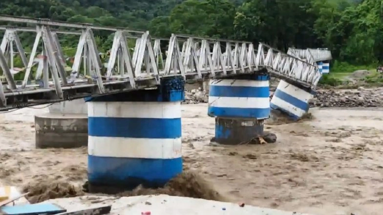 Darjeeling Landslide: 7 Die After Torrential Rain Hits Mirik Area, NDRF Deploys 3 Teams in Disaster-Hit West Bengal