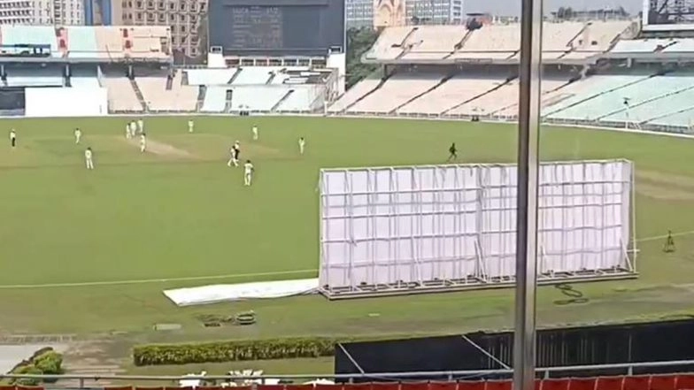 Fan Breaches Security at Eden Gardens To Meet Mohammed Shami During Bengal vs Gujarat Ranji Trophy 2025–26 Match (Watch Video)