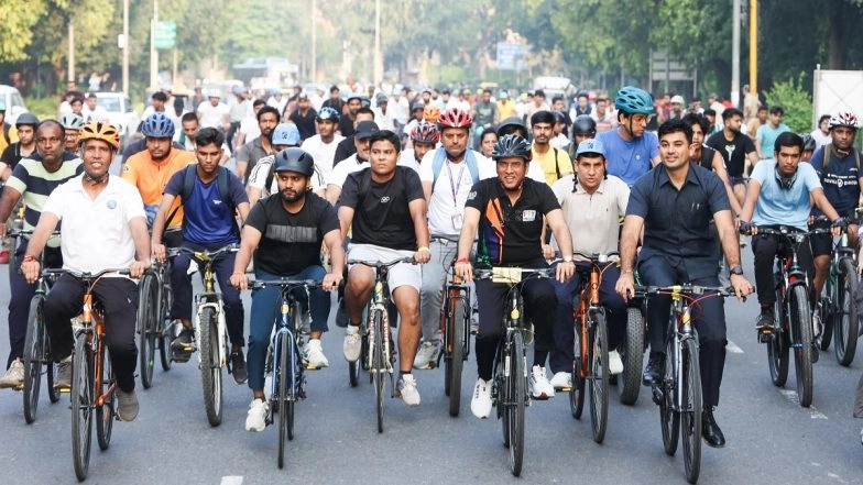 World Teachers&rsquo; Day 2025: Fit India Sundays on Cycle Marks Teachers&rsquo; Day With Special Tribute Ride in Delhi (See Pics and Videos)