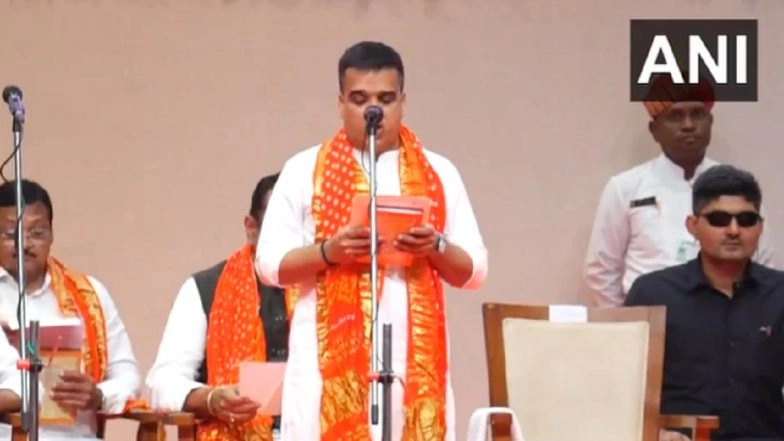 Gujarat Cabinet Expansion: Harsh Sanghavi Takes Oath As Deputy Chief Minister of Gujarat, Jitendra Waghani As Cabinet Minister During Oath Ceremony in Gandhinagar (Watch Videos)
