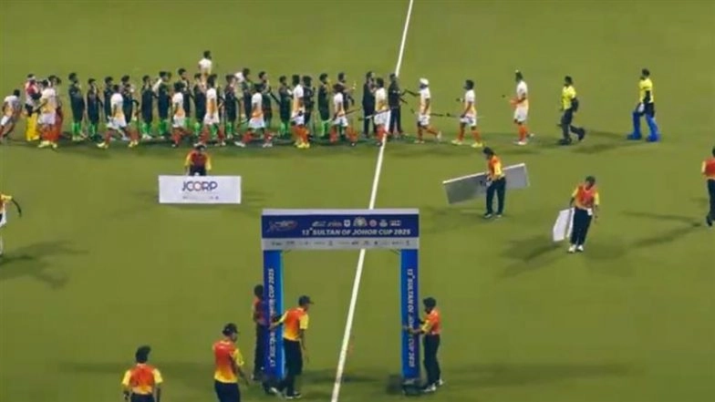 India Men's U21 Hockey Team Players Shake Hands With Pakistan Players Ahead of IND vs PAK Sultan of Johor Cup 2025 Match (See Pic)