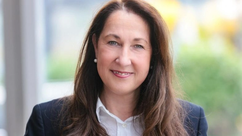 Iris Stalzer Stabbed: Mayor of Herdecke in Critical Condition After Being Stabbed by 'Several Men' Outside Her Home in Germany