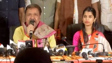 Bihar Assembly Elections 2025: Folk Singer Maithili Thakur Joins BJP Ahead of Vidhan Sabha Polls; Says ‘I Am Here to Serve Society’ (Watch Videos)