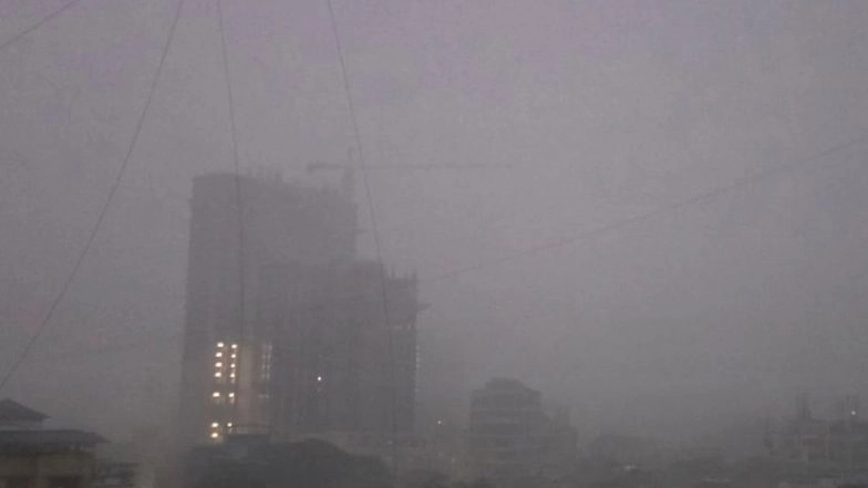 Mumbai Rains: Heavy Rainfall Lashes Parts of City on Diwali, Netizens Welcome 'October Rains' (See Pics and Videos)