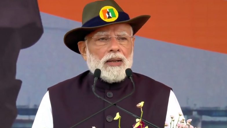 'Bharat Ghar Mein Ghus Kar Maarta Hai, This Is the India of Sardar Patel': PM Narendra Modi Addresses Nation at Rashtriya Ekta Diwas Celebrations in Gujarat (Watch Videos)