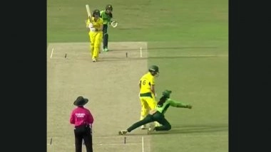 Rameen Shamim Pulls Off Superb Caught and Bowled Effort To Dismiss Georgia Wareham During AUS-W vs PAK-W ICC Women's World Cup 2025 Match (Watch Video)