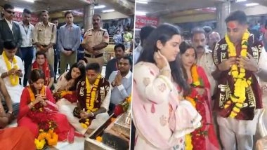 Suryakumar Yadav, Wife Devisha Shetty Visit Shree Mahakaleshwar Temple in Ujjain, Team India T20I Captain Spotted Taking Blessings (Watch Video)