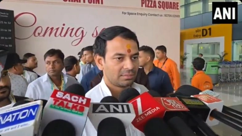&lsquo;Kaunsa Job Denge Khesari Lal, Nachne Wala?&rsquo;: Tej Pratap Yadav on RJD Candidate&rsquo;s &lsquo;2 Crore Jobs&rsquo; Claim (Watch Video)