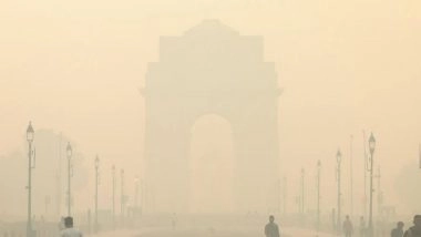 Delhi Air Pollution: City Wakes Up to Thick Smog After Diwali Night, Air Quality in 'Very Poor' Category (Watch Videos)