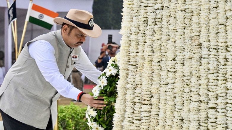 Police Commemoration Day 2025: Maharashtra CM Devendra Fadnavis Pays Tribute to Police Personnel; Salutes Bravery of Police Forces (See Pics)