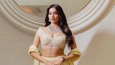 ‘Two Much With Kajol and Twinkle’: Janhvi Kapoor Reads Poem Written by Her for Mother Sridevi on Talk Show Hosted by Twinkle Khanna and Kajol