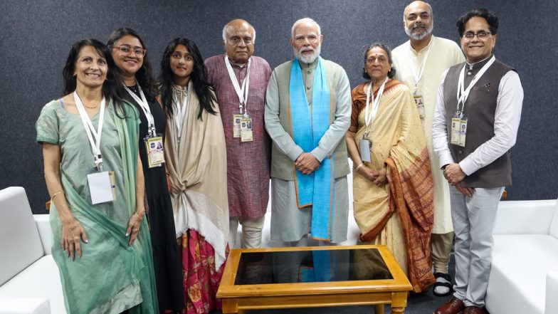 PM Narendra Modi Meets Sardar Vallabhbhai Patel’s Family Ahead of ‘Rashtriya Ekta Diwas’ Celebrations in Gujarat Tomorrow (See Pic)