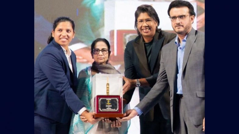 Former Indian Bowler Jhulan Goswami Congratulates Richa Ghosh for &lsquo;Banga Bhushan&rsquo; Honour (See Post)