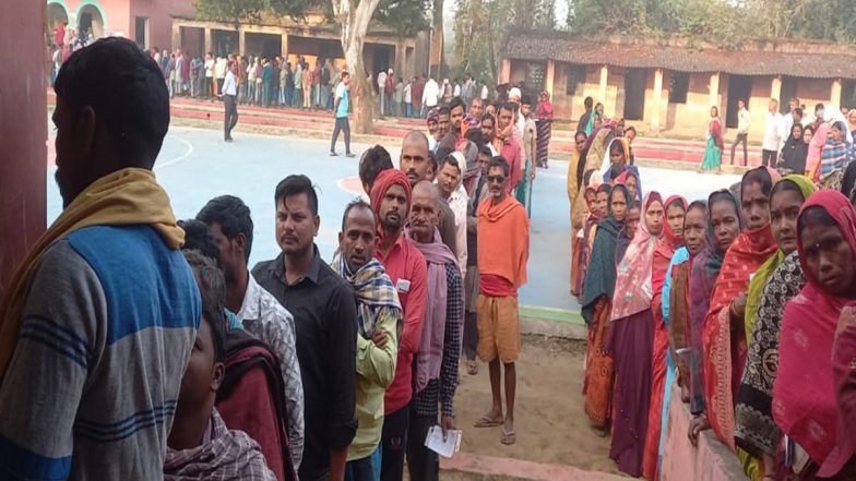 Bihar Assembly Elections 2025 Phase 2 Voting: 31.38% Voter Turnout Recorded Till 11 AM in Polls; Kishanganj Records Highest 34.74%