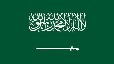 Saudi Arabia Tightens Corporate Dress Rules, Bars Tight Clothing for Women and Mandates Thobes for Saudi Men, Suits for Expats