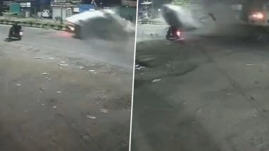 Maharashtra Accident: Overspeeding Car Rams Divider and Streetlight on Shrirampur-Belapur Road at Midnight; Suspected Drunk Driver Terrifies 2-Wheeler Riders Who Narrowly Escape (Video)
