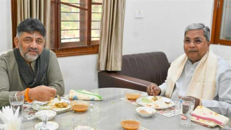 Karnataka Leadership Crisis: CM Siddaramaiah, DK Shivakumar Hold Breakfast Meet as Congress High Command Prepares Key Decision on Power-Sharing Deal (Watch Video)