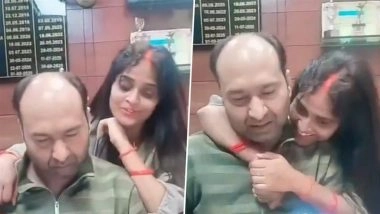 Haryana: SBI Branch Manager Seen Working as Woman Records Instagram Reel Around Him on ‘Sara Sara Din Tum Kaam Karoge To Pyar Kab Karoge’ Song in Panchkula Office, Video Goes Viral