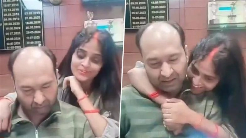 Haryana: SBI Branch Manager Seen Working as Woman Records Instagram Reel Around Him on ‘Sara Sara Din Tum Kaam Karoge To Pyar Kab Karoge’ Song in Panchkula Office, Video Goes Viral