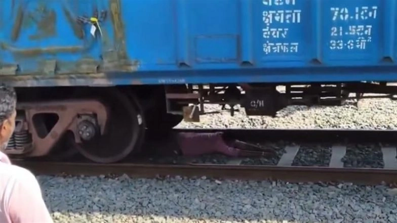 Mahabubabad: Man Crawls Under Stationary Goods Train, Lies Flat as It Suddenly Moves; Narrowly Cheats Death at Kesamudram Railway Station (Video)