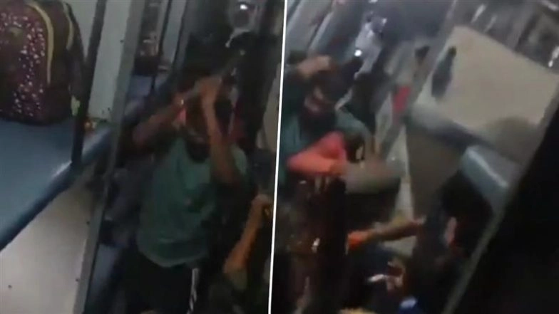 Passageiro do Andaman Express espancado brutalmente por se recusar a pagar INR 20 extras por comida? Ferrovia diz que ‘vídeo antigo’ está circulando para enganar as pessoas Passageiro do Andaman Express espancado brutalmente por se recusar a pagar INR 20 extras por comida? Ferrovia diz que ‘vídeo antigo’ está circulando para enganar as pessoas